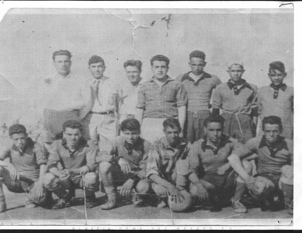 ZEGLA LE VILLAGE 17 Equipe Football 1951.jpg